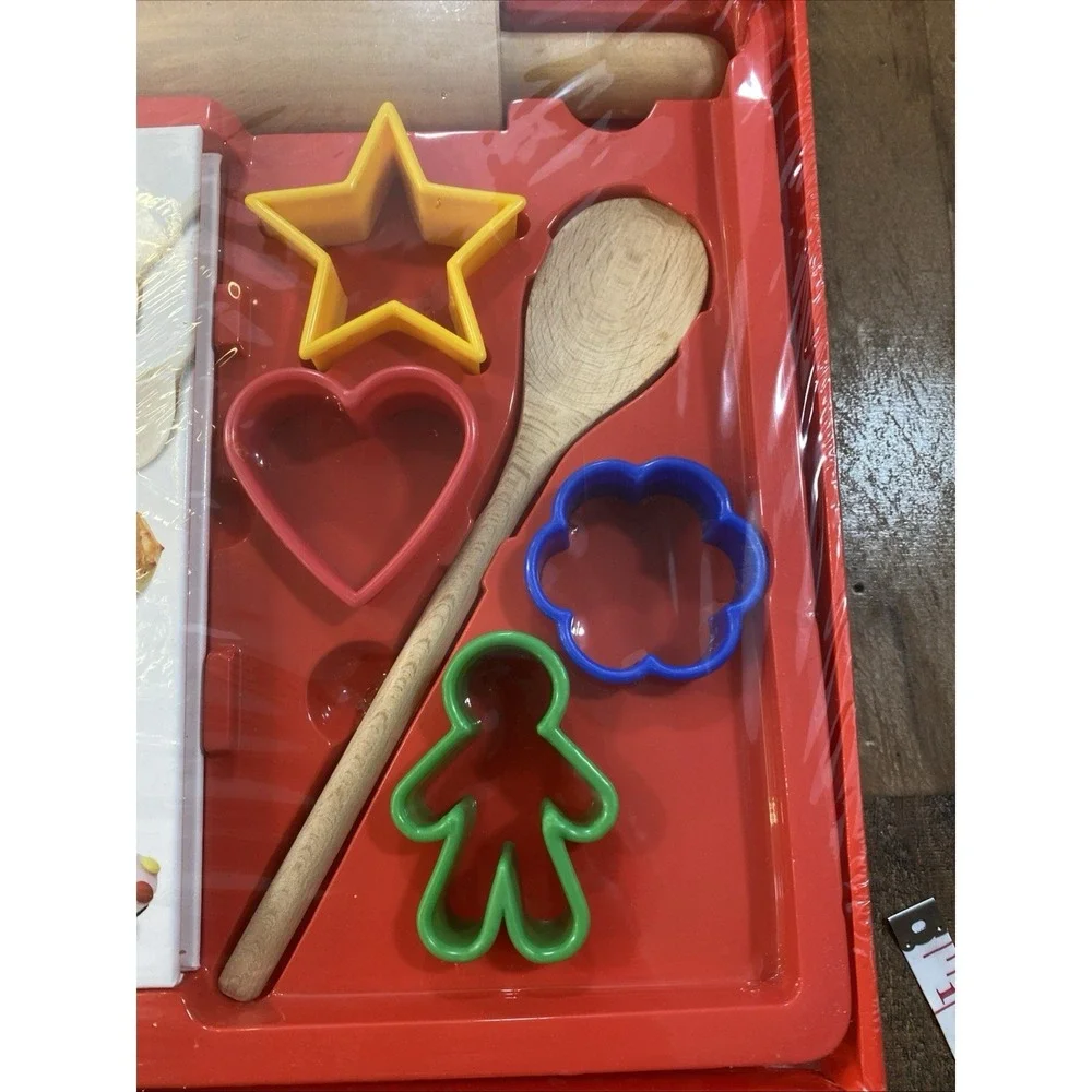 Child's 8  Piece‎ Kids Cooking Set by Liz Franklin Book With Accessories